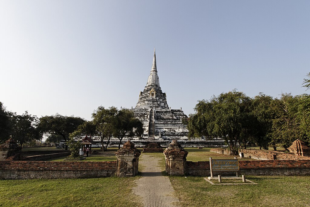 Wat Phu Khao Thong
