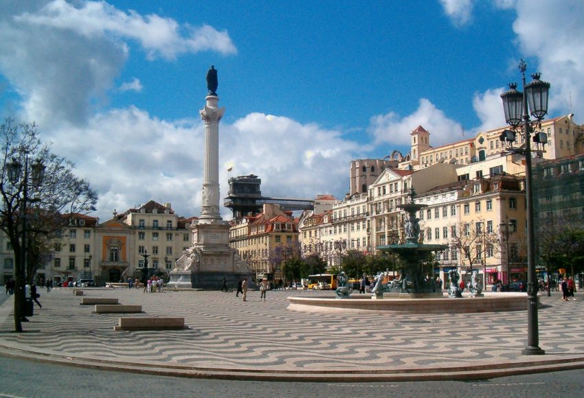 Carmo Convent ruins from Praca dom Pedro IV