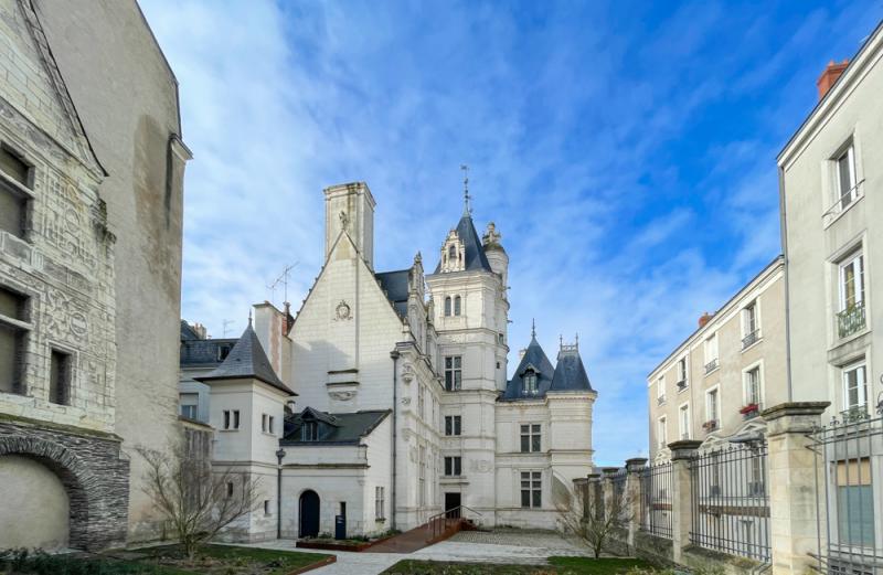 Agence Immobiliere Angers Centre Ville : Vue Du Logis Du Pincé à Angers