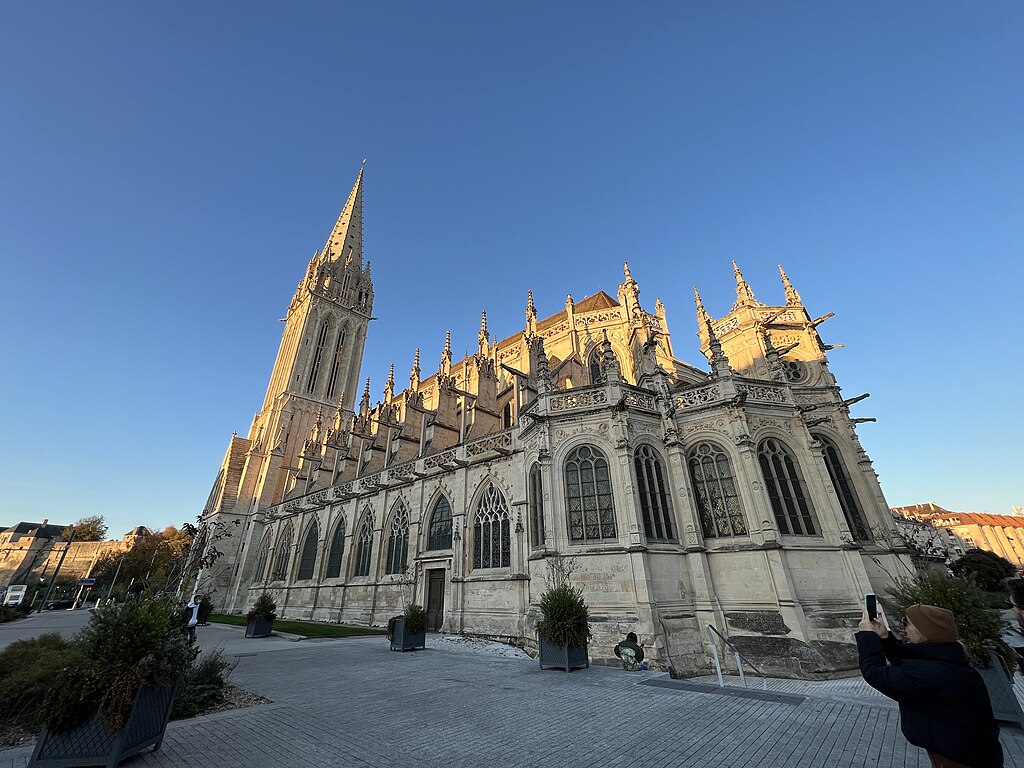 Église Saint Pierre De Caen