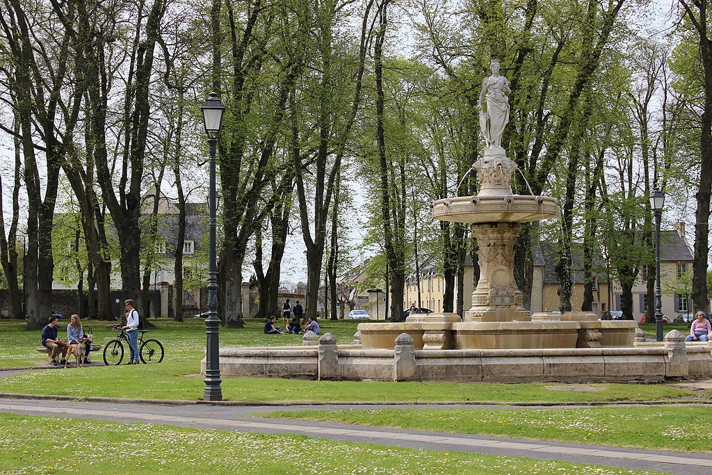 Place Charles De Gaulle Bayeux