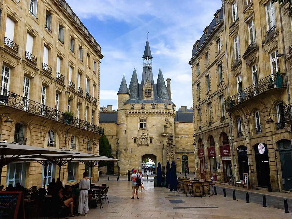 Porte Cailhau Bordeaux France