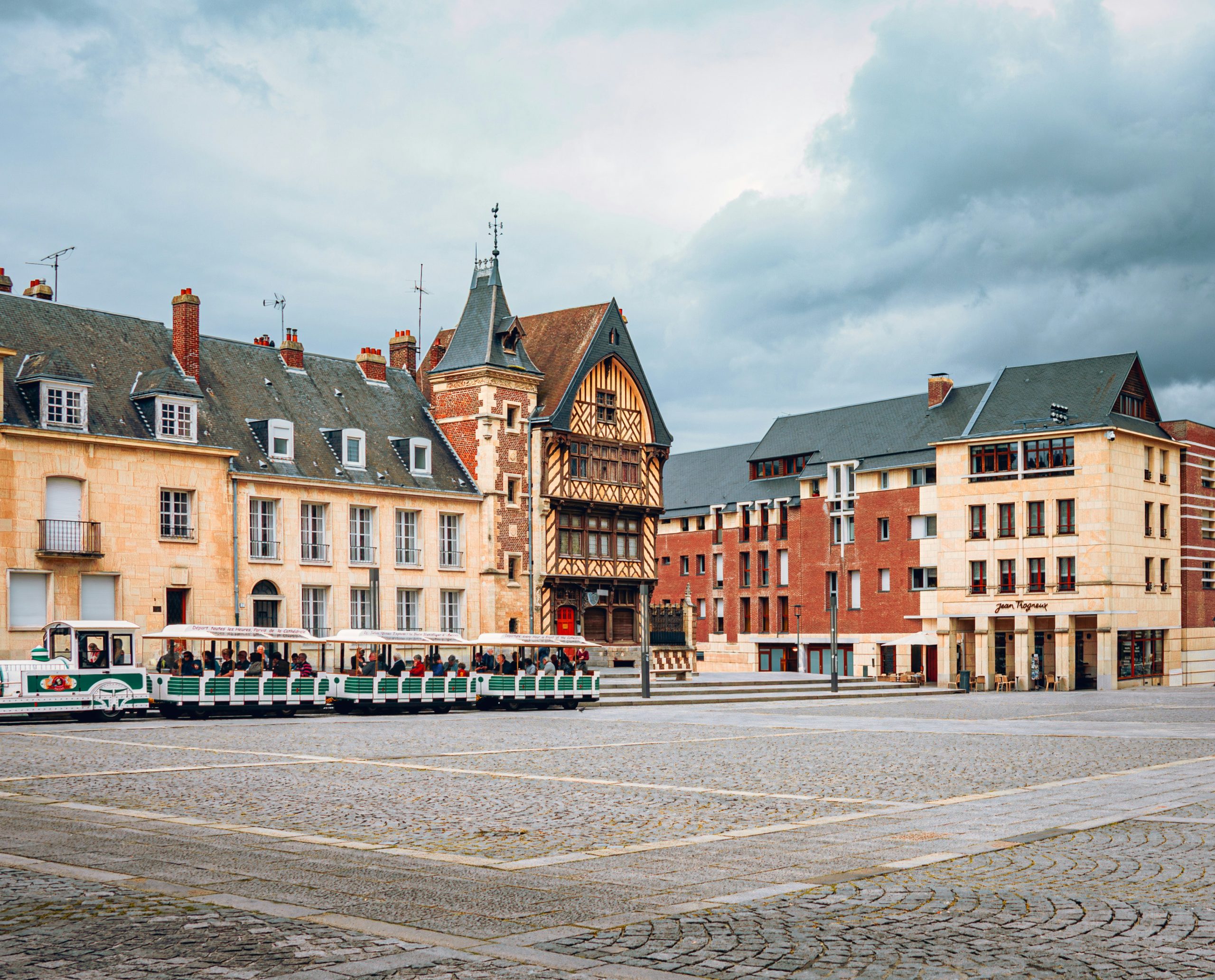 Self Guided Walking Tour Of Amiens
