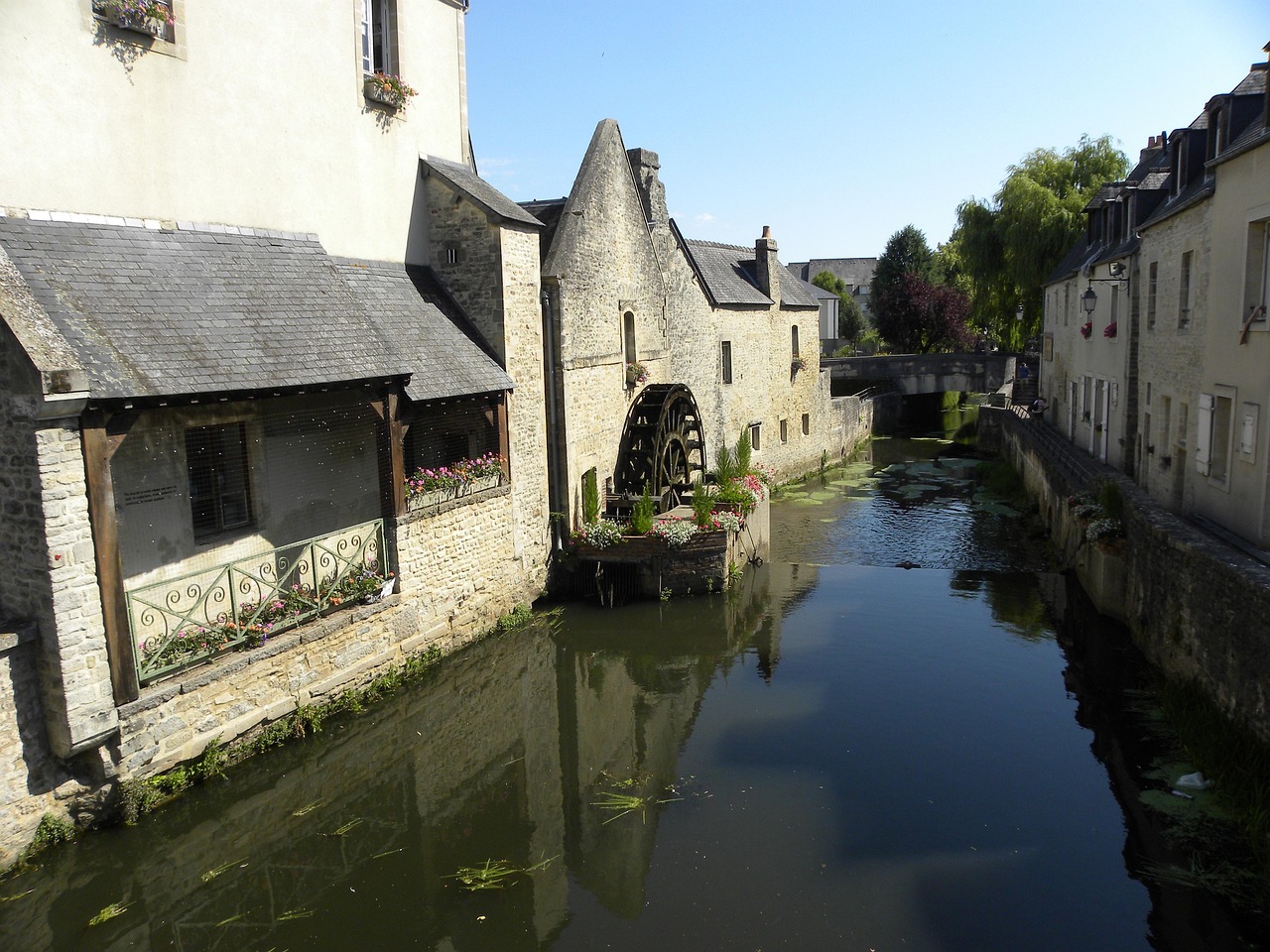 Walking Tour Of Bayeux