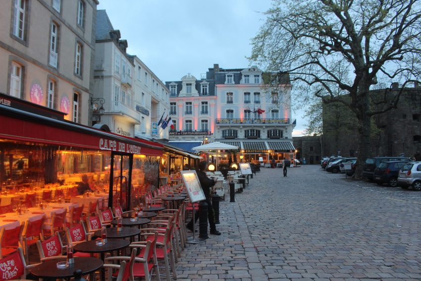 Place Chateaubriand, St Malo