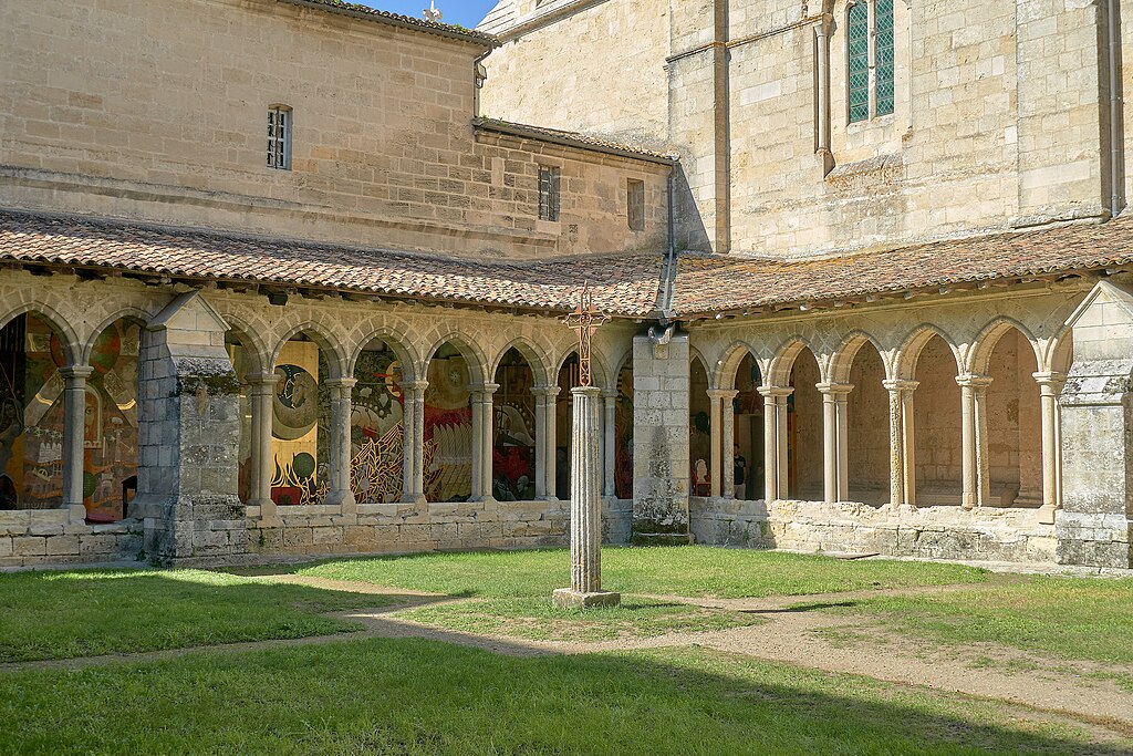 Saint Émilion Collégiale Saint Émilion Cloister
