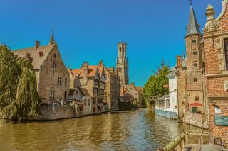 Flanders Using Computer Flanders - Nomads Travel Guide
