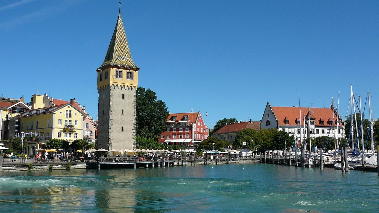 The Needle Bogense