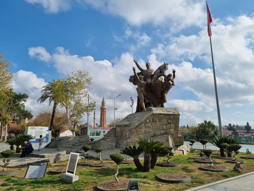 Equestrian statue of Atatürk, Antalya