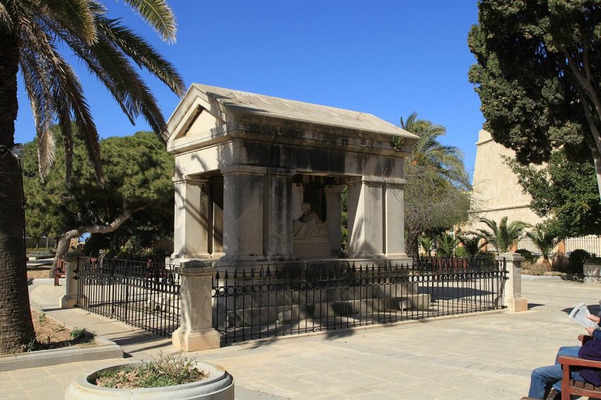 Monument to Lord Hastings, Hastings Gardens