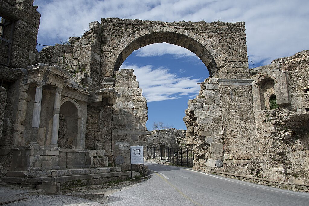 Side Monumental Gate Vaespasian