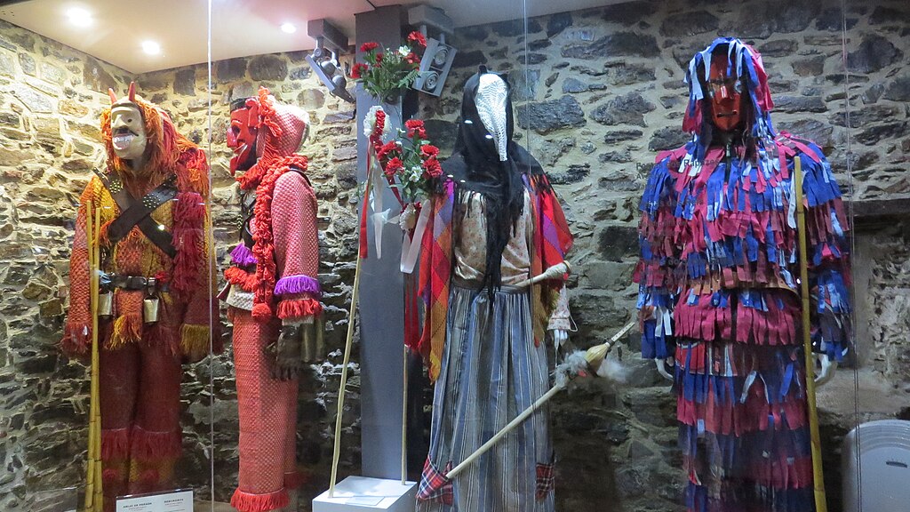 Museu Ibérico Da Máscara E Do Traje