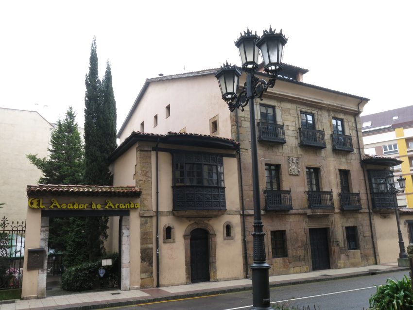 Casa de los Campomanes