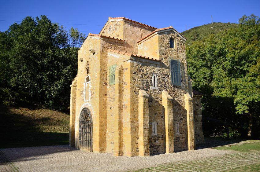Church of San Miguel de Lillo