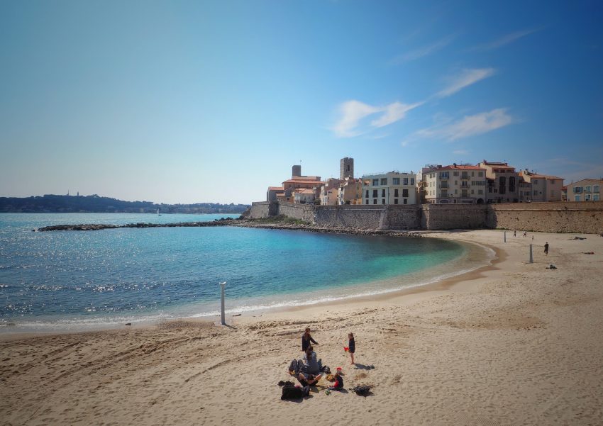Gravette Beach Antibes