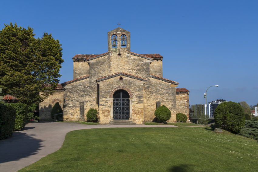 Iglesia de San Julián de los Prados – Santullano