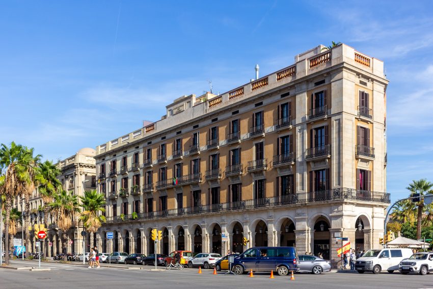 Pg. d’Isabel II, 4