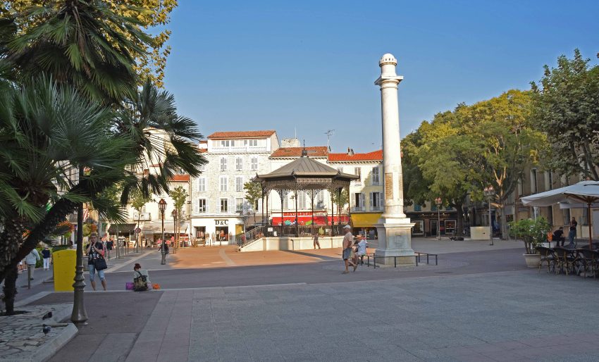 Place Nationale Antibes