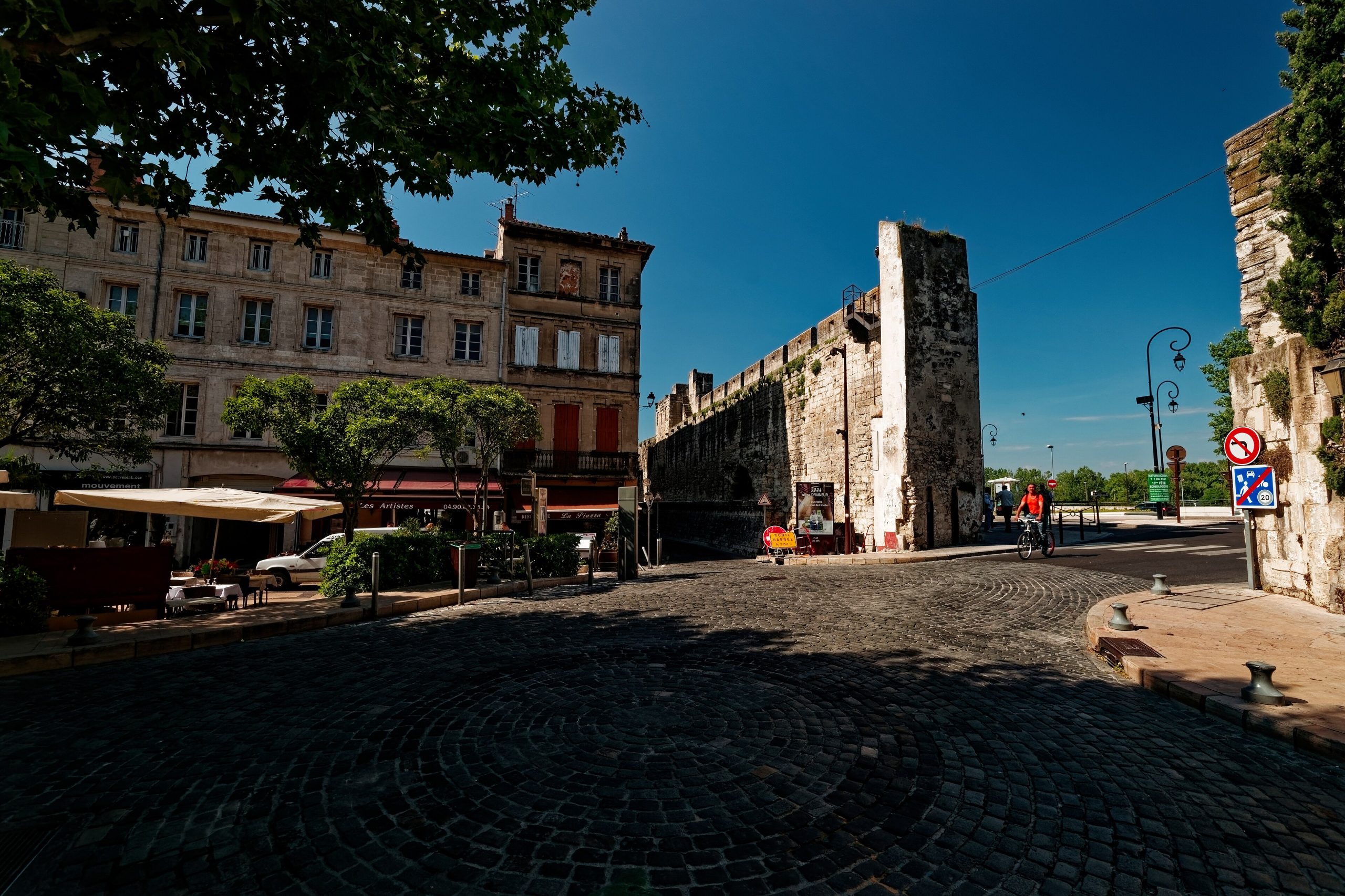 Portes Riverside City Wall – Porte de l’Oulle, Avignon (2026): Riverside ramparts walk ...