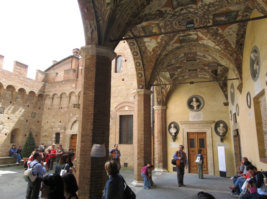 Palazzo Chigi Saracini