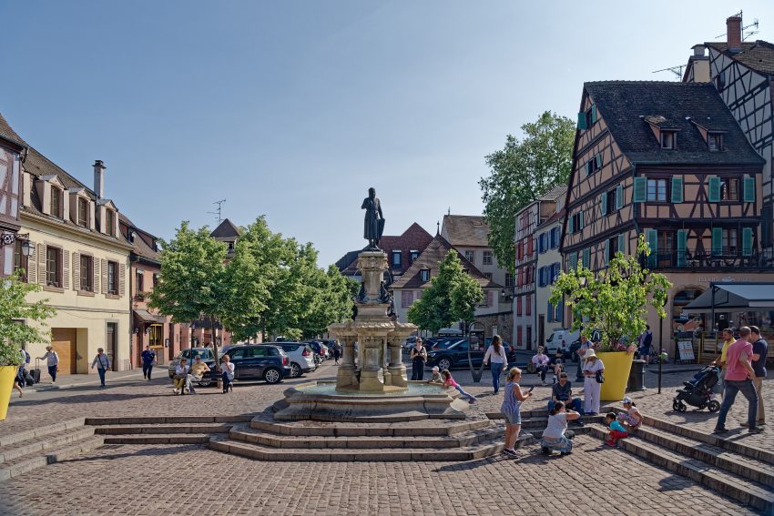 Place des Six Montagnes Noires