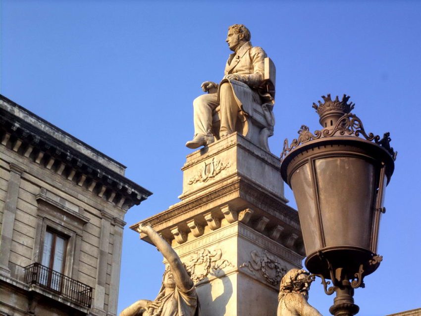 Statue of Vincenzo Bellini