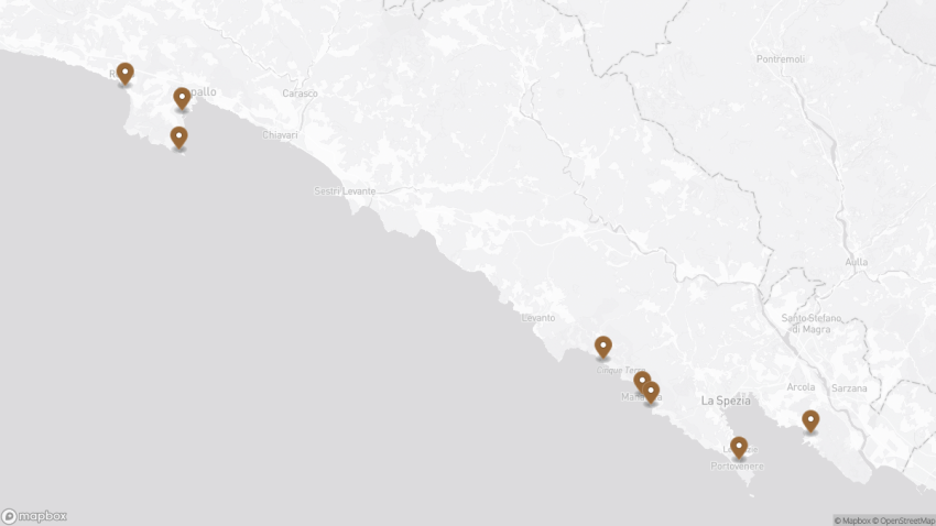 Map of the Italian Riviera Towns Guide: Top Coastal Destinations in Italy walking route with 8 stops in Genoa.