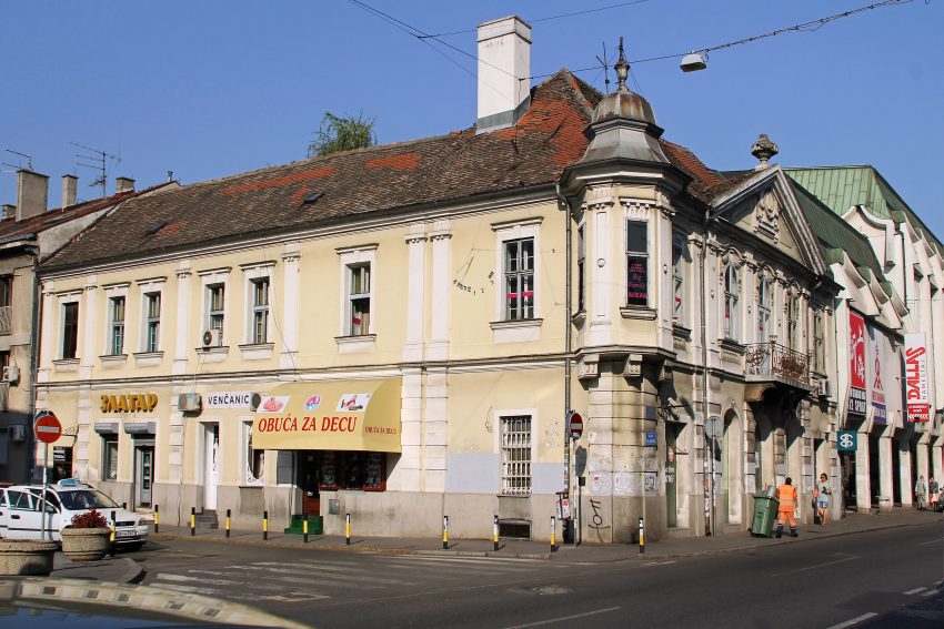 House with the Sundial