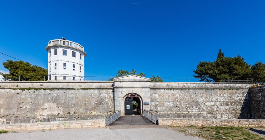 Pula Castle